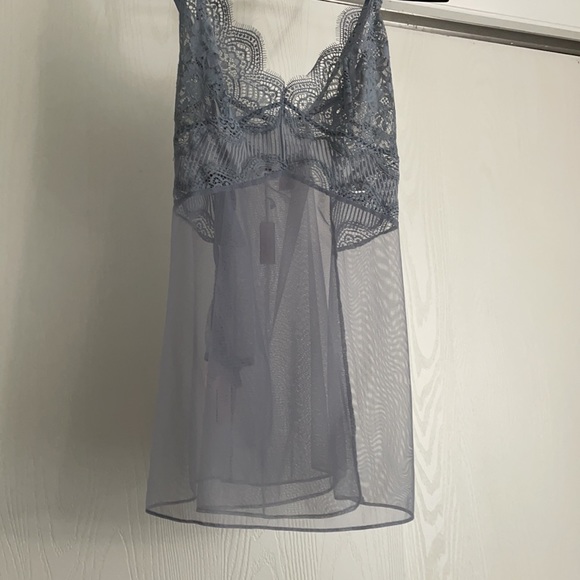 Lingerie - Picture 2 of 7